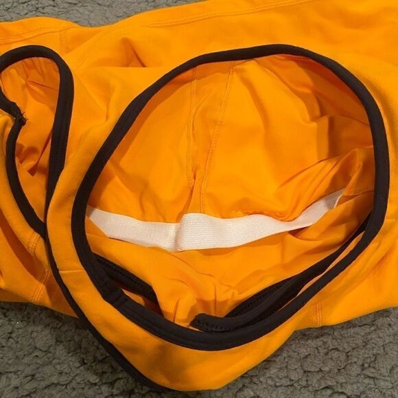 Beach Body Tank Top  Size Medium - Picture 9 of 12